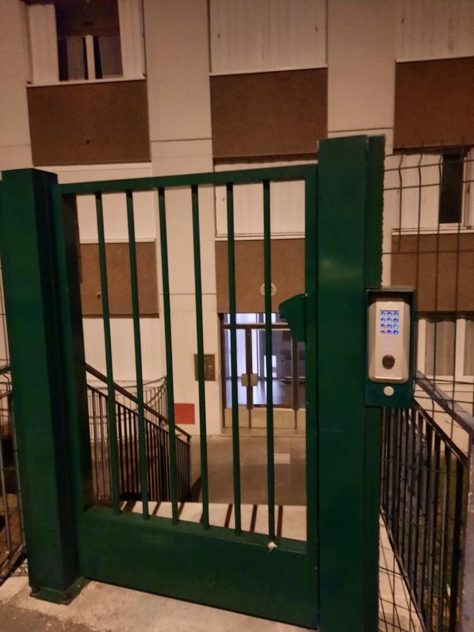 Grand Appartement Fonctionnel Et Calme Sur Lyon8 A 2 Pas Du Metro Dış mekan fotoğraf